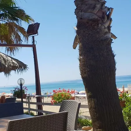 Tra Mare E Collina C'e Belmare